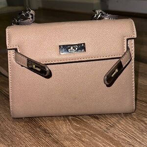 Elegant Tan Leather Handbag